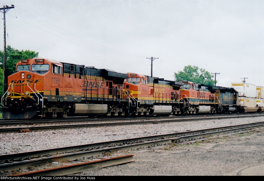 BNSF 7768 West